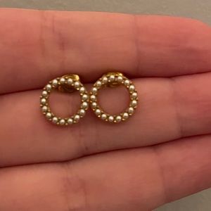 Pearl circle studs